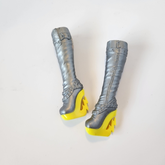 Monster High Doll Frankie Stein Freaky Fusion Tall Silver Yellow Boots Parts - Picture 4 of 4